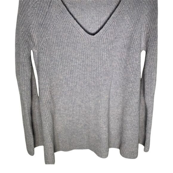 LOFT Lou & Grey Gray Ribbed Knit Sweater | V-Neck Long Sleeve Women’s Small - Picture 4 of 10